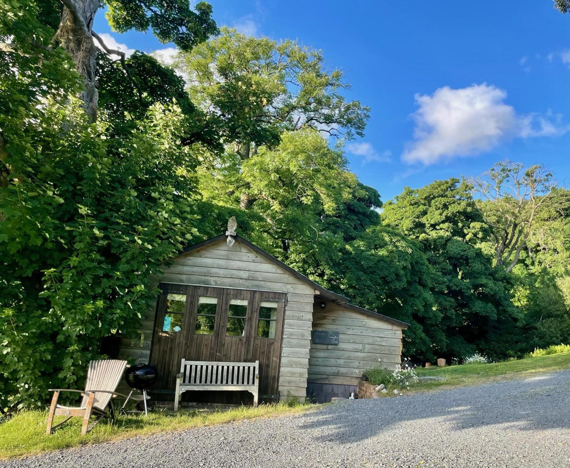Faraway Follies Villa Llandegla Bagian luar foto