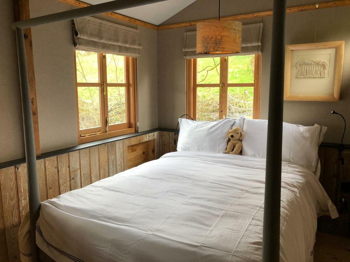 Faraway Follies Villa Llandegla Bagian luar foto