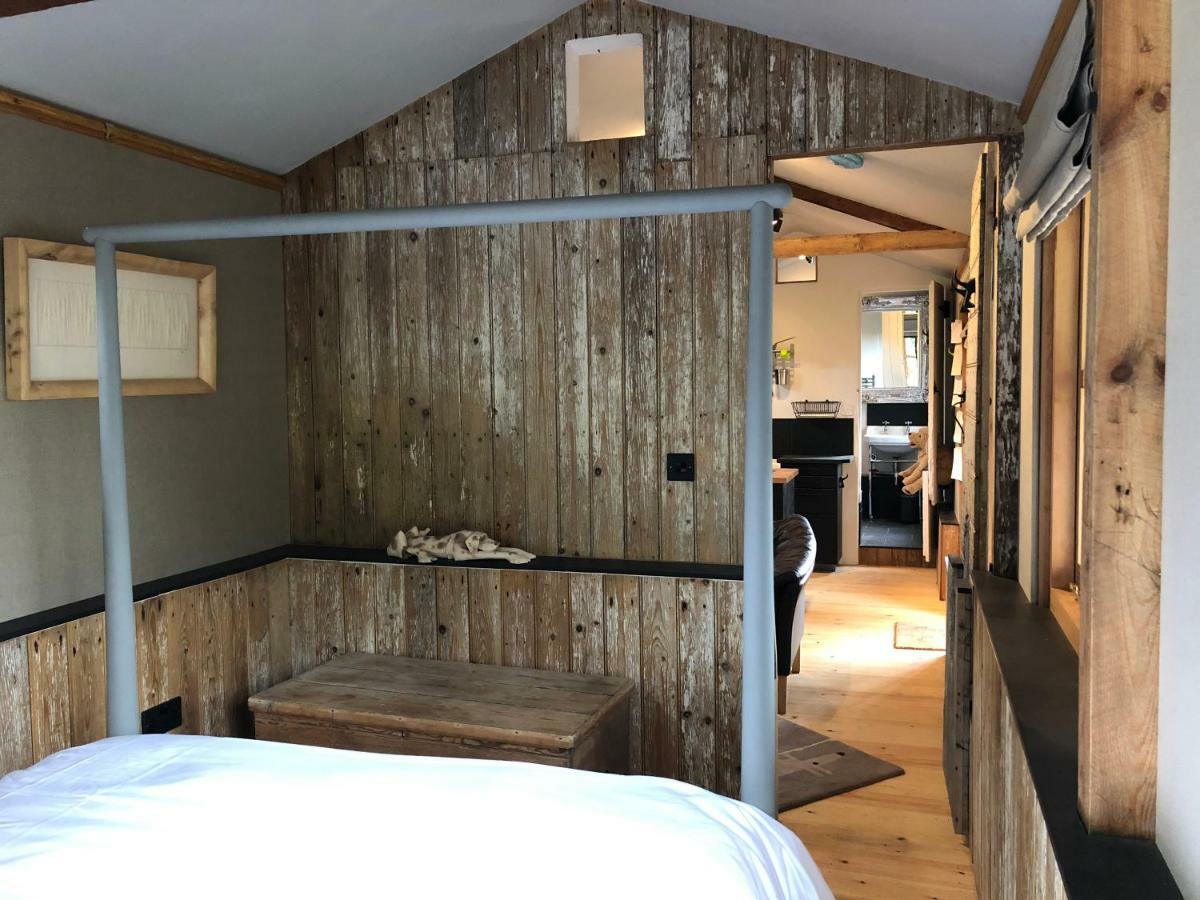 Faraway Follies Villa Llandegla Bagian luar foto