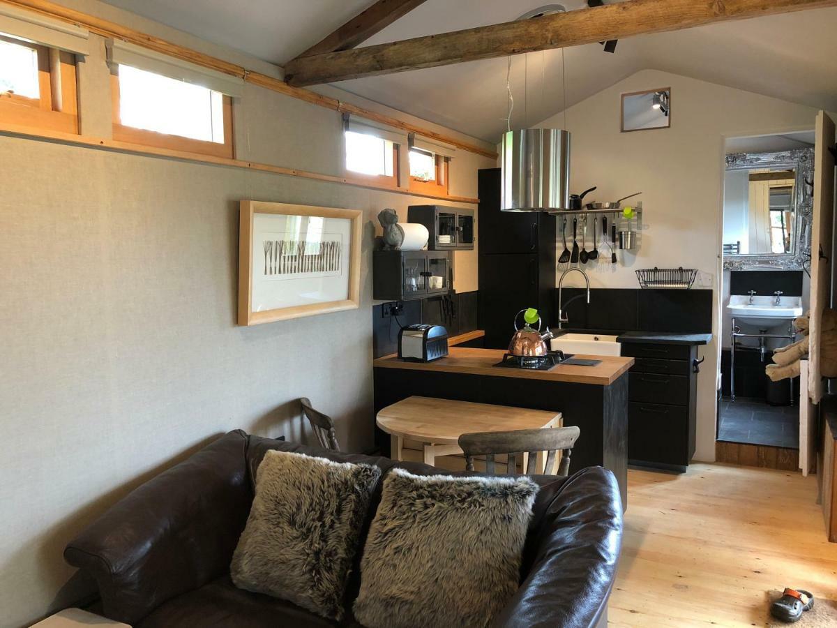 Faraway Follies Villa Llandegla Bagian luar foto