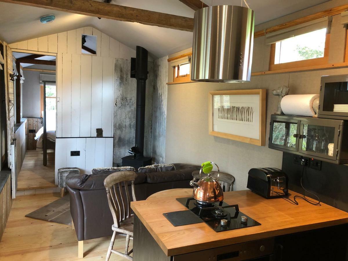 Faraway Follies Villa Llandegla Bagian luar foto